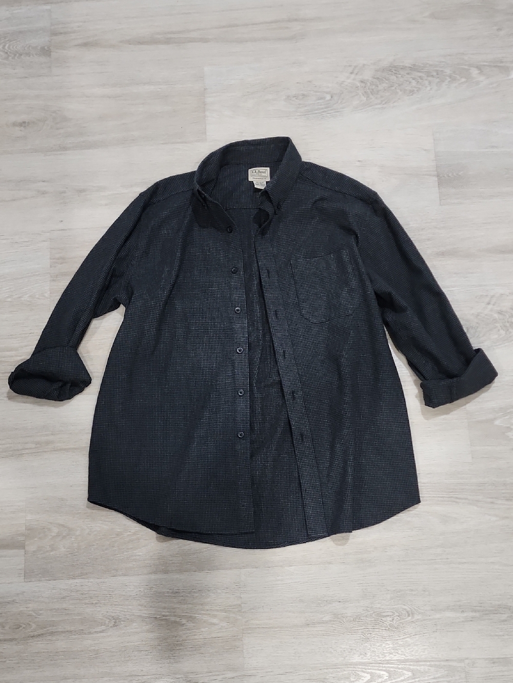 L.L. Bean Gray Houndstooth Cotton Button-Up Shirt Large